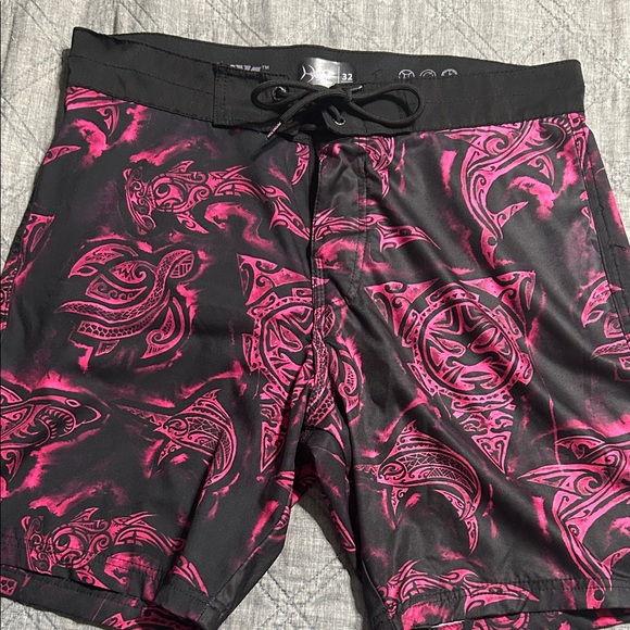 Men's Black and Pink Swim Shorts 32 - Picture 1 of 3